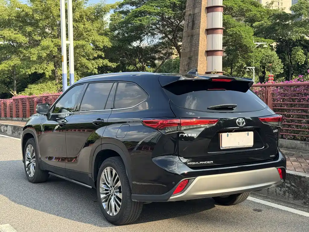 Toyota Highlander — фото 5