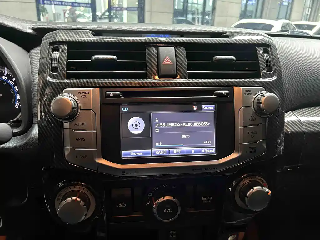 Toyota 4Runner — фото 6