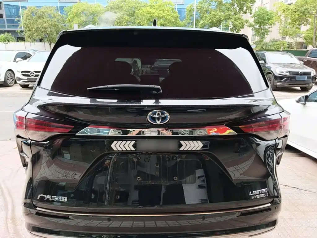 Toyota Sienna — фото 6