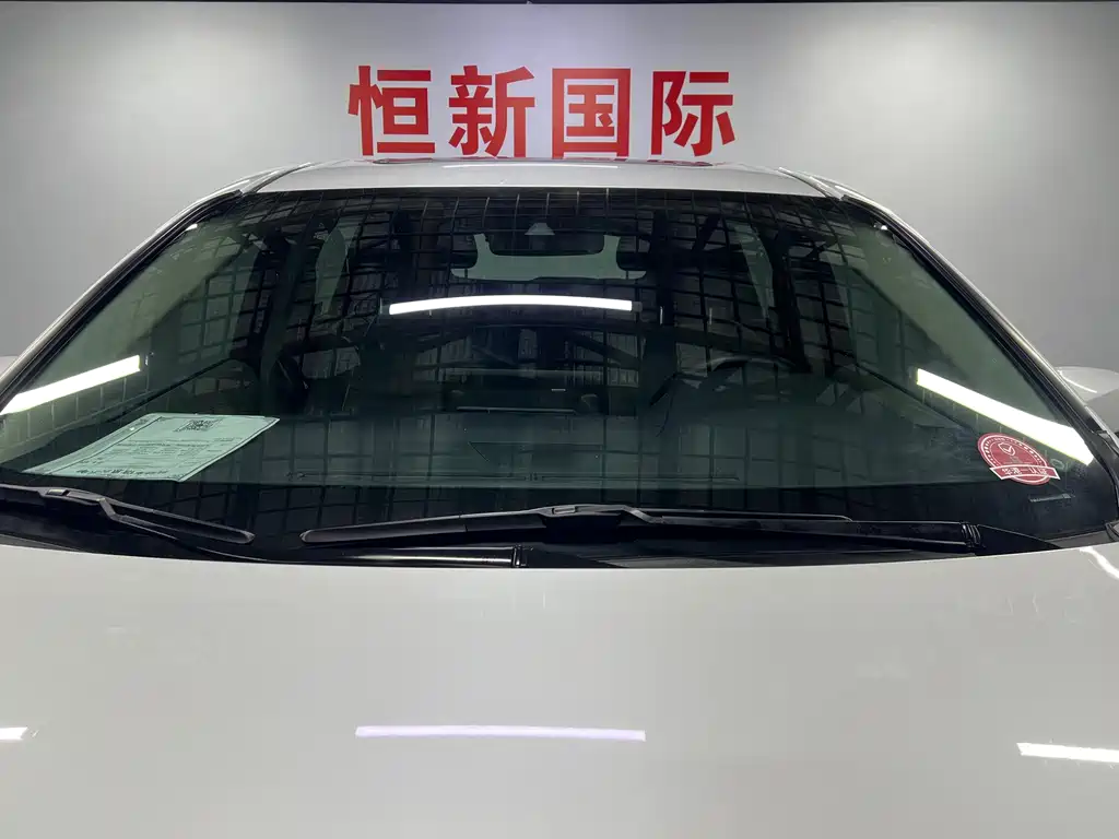 Toyota Granvia — фото 3