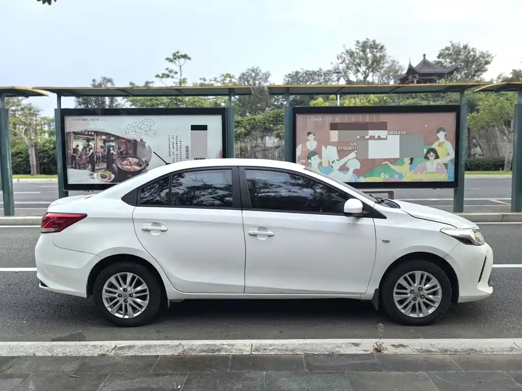 Toyota Vios — фото 25