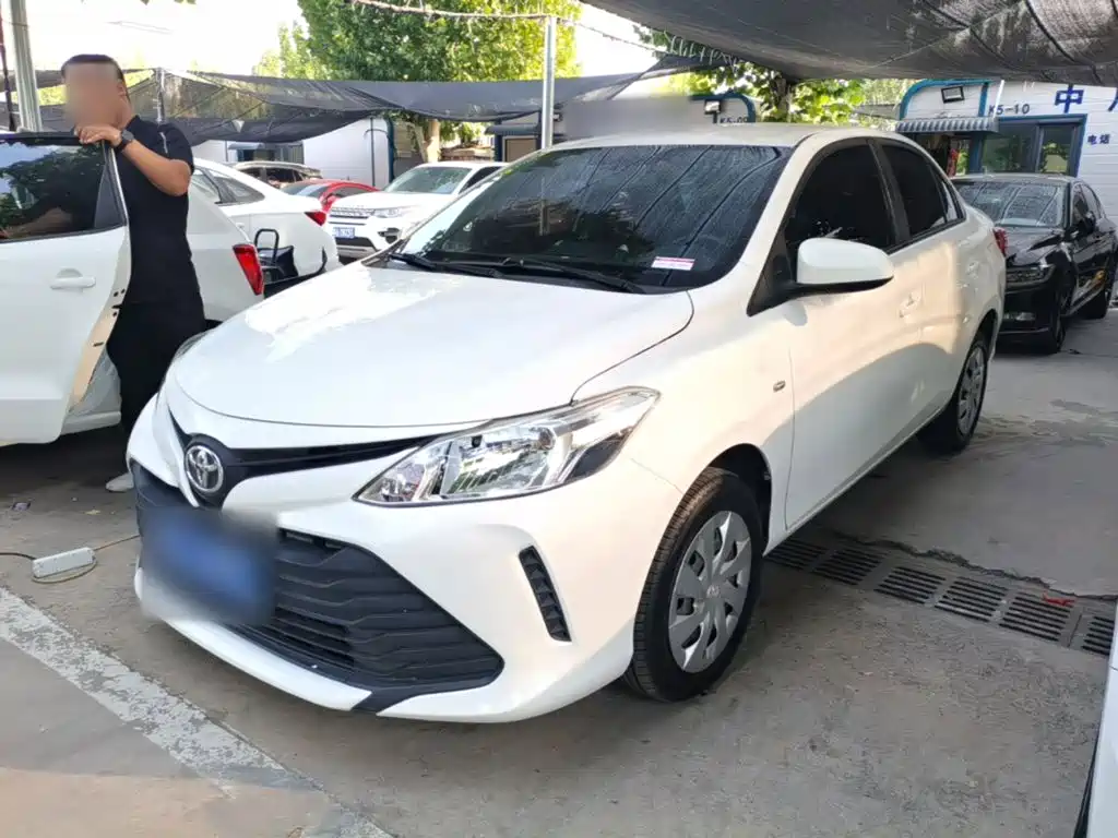 Toyota Vios — фото 2