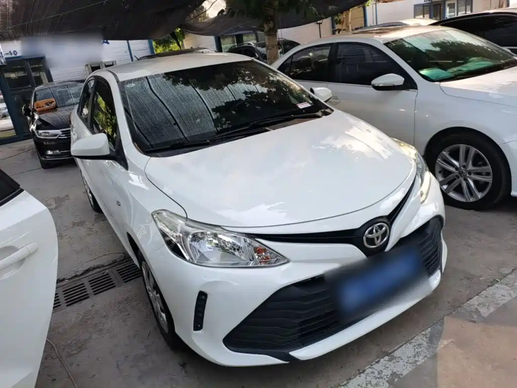 Toyota Vios — фото 4