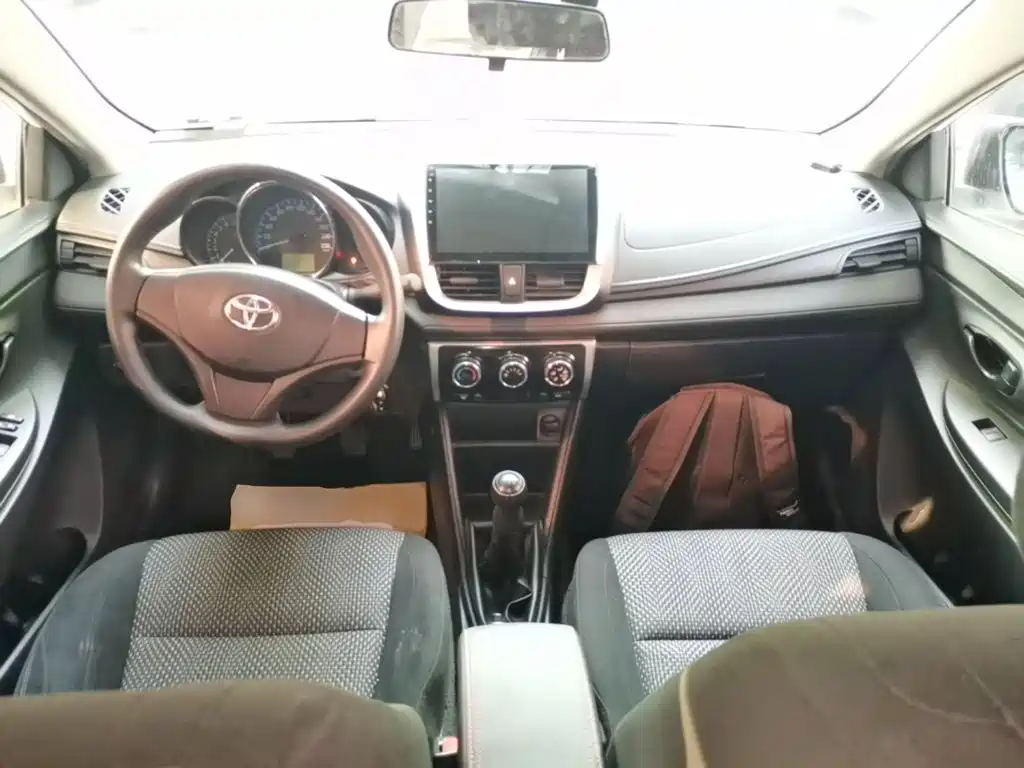 Toyota Vios — фото 10