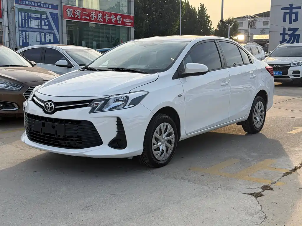 Toyota Vios — фото 3