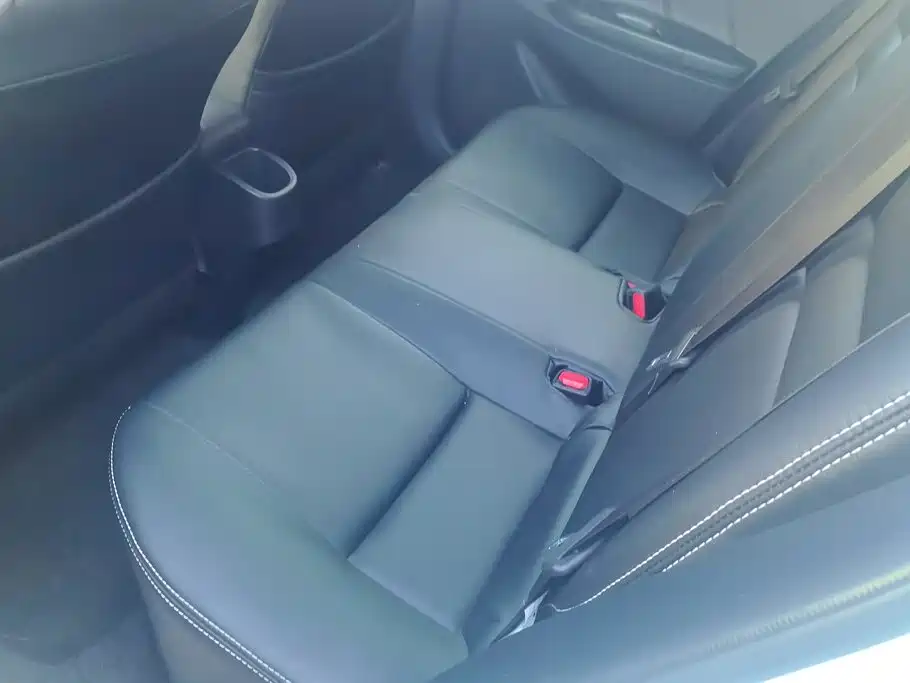 Toyota Yaris L — фото 10