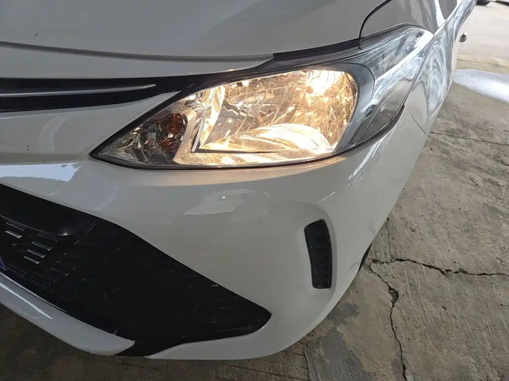 Toyota Vios FS — фото 24