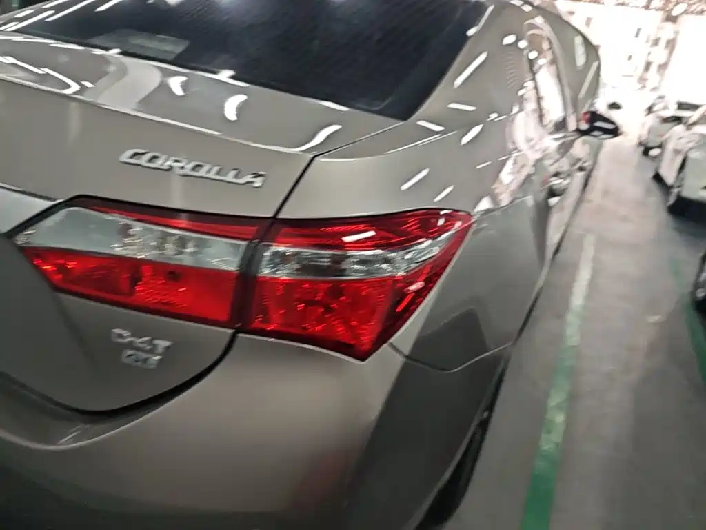 Toyota Corolla — фото 8