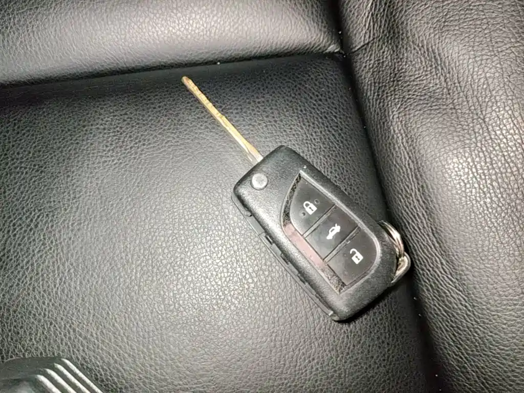 Toyota Yaris L — фото 9