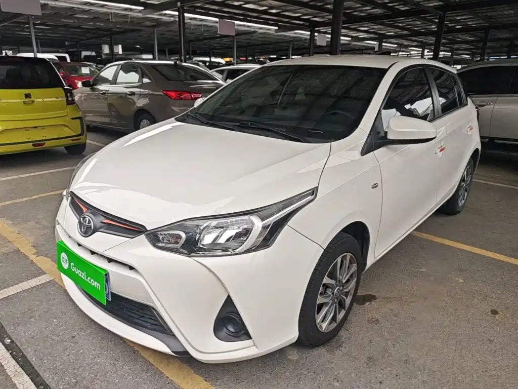 Toyota Yaris L — фото 2