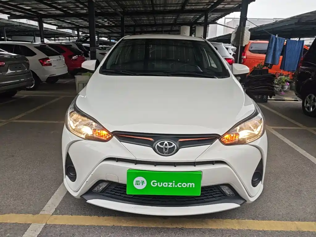 Toyota Yaris L — фото 3