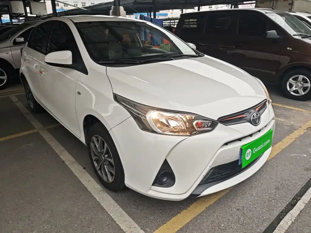 Toyota Yaris L — фото 4