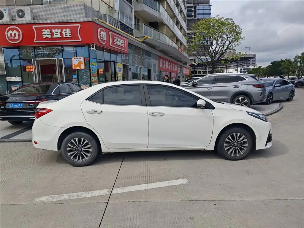 Toyota Corolla — фото 3
