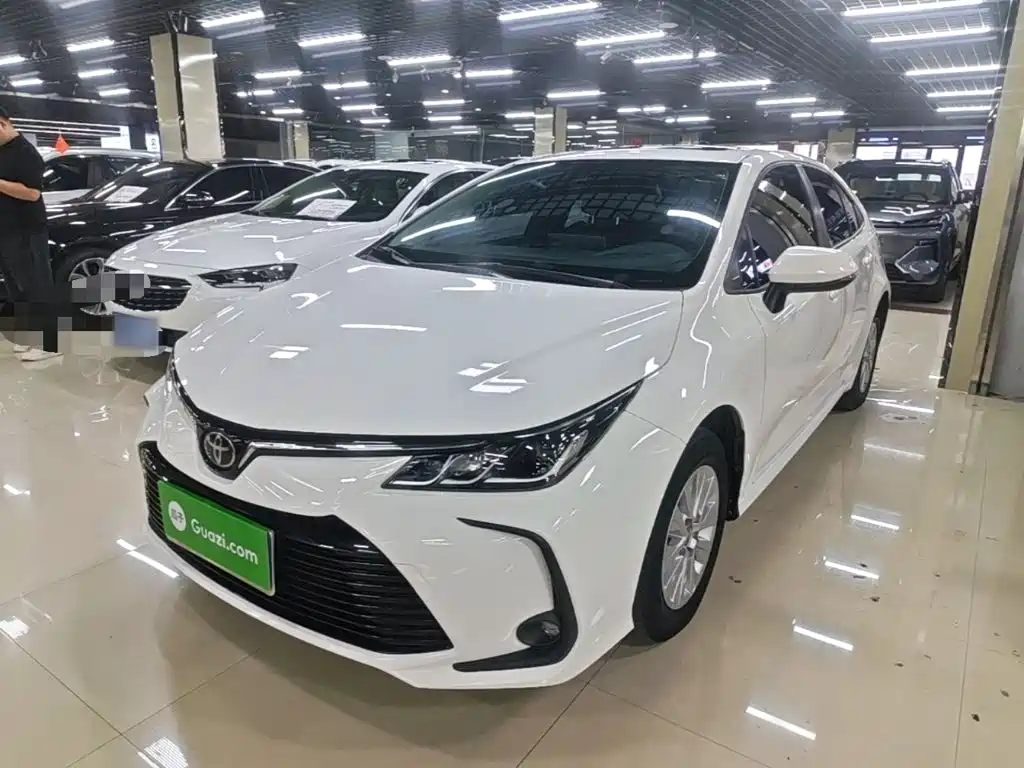 Toyota Corolla — фото 2