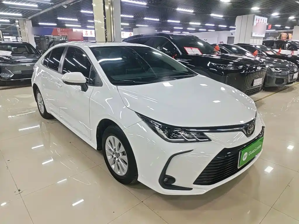 Toyota Corolla — фото 4