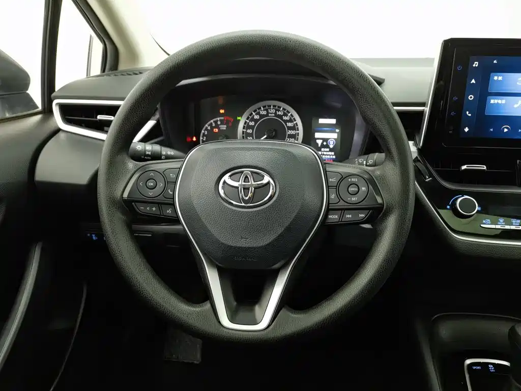 Toyota Corolla — фото 11
