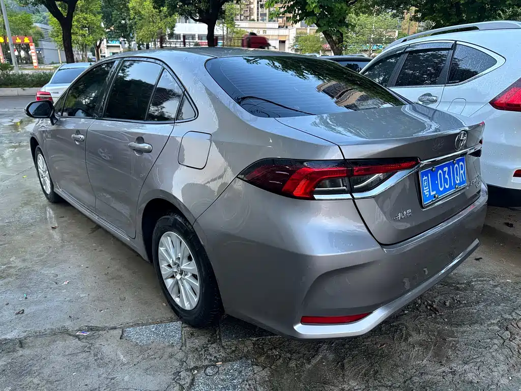 Toyota Corolla — фото 2