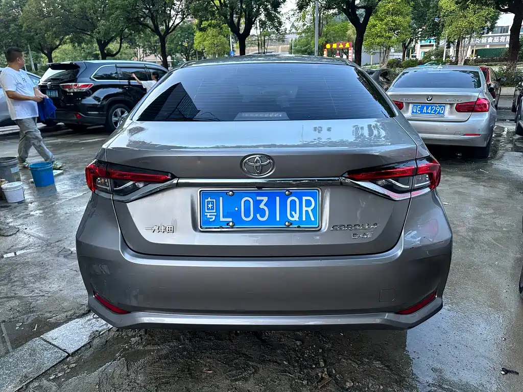 Toyota Corolla — фото 3