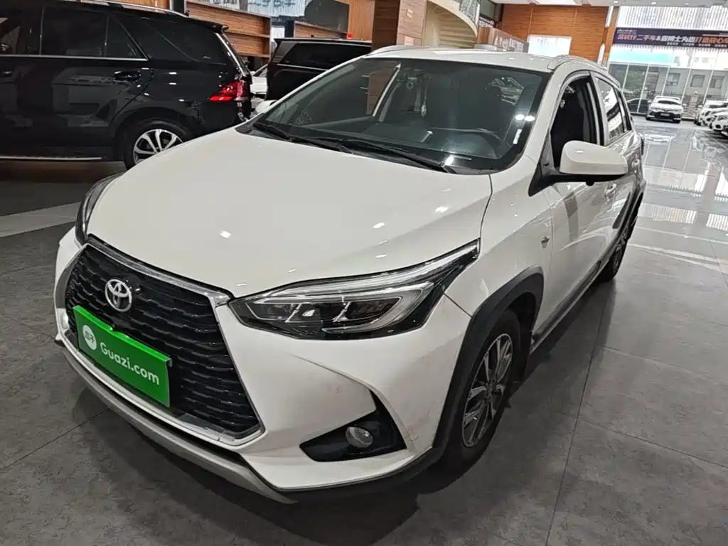 Toyota Yaris L — фото 2