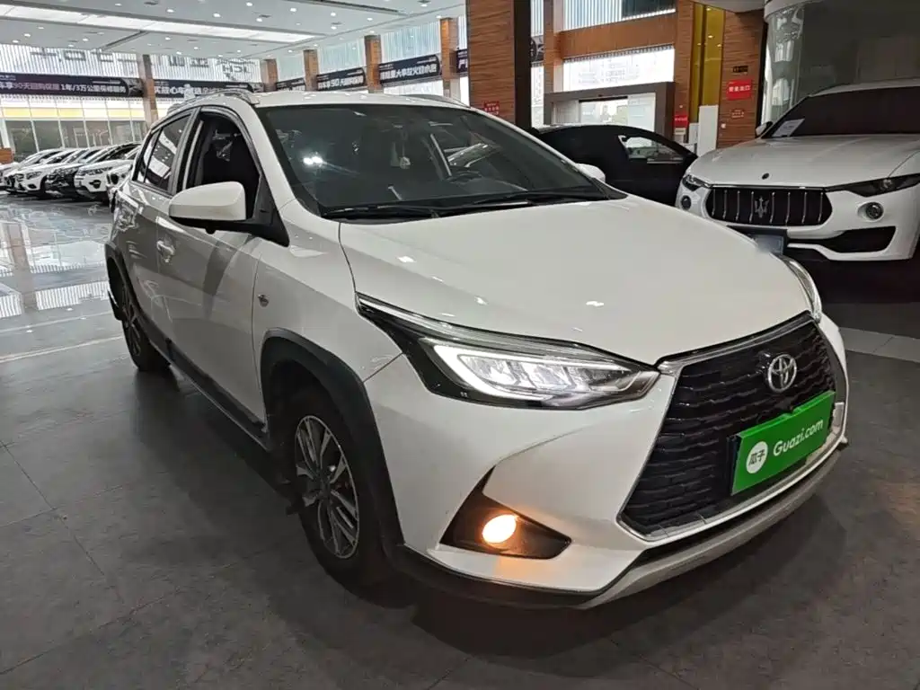Toyota Yaris L — фото 4