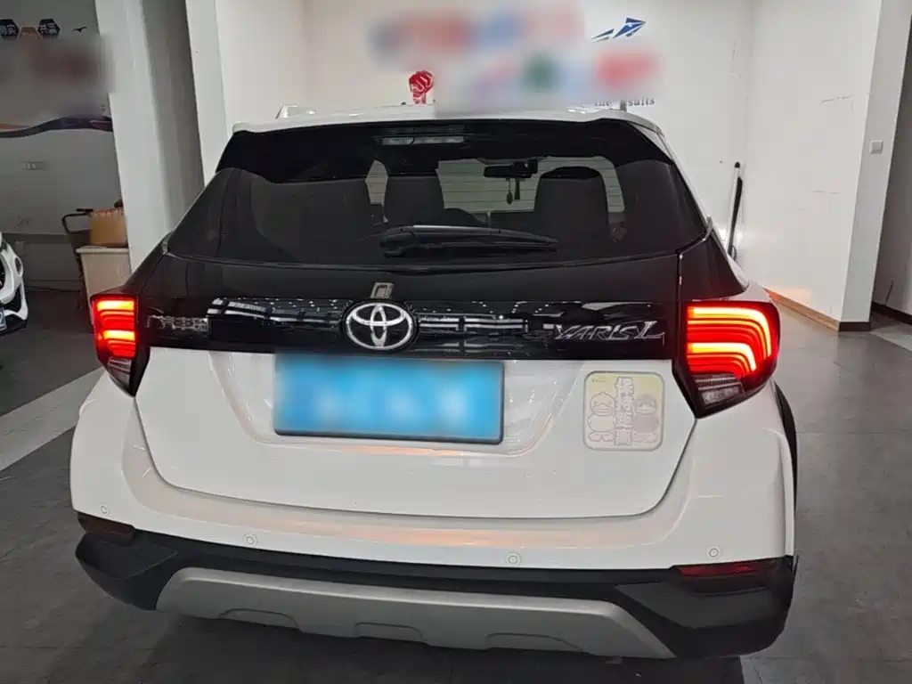 Toyota Yaris L — фото 6