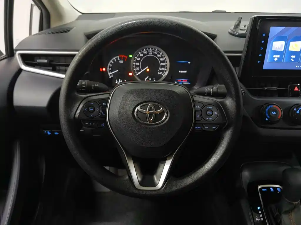 Toyota Corolla — фото 11