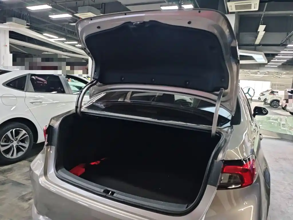 Toyota Allion — фото 19