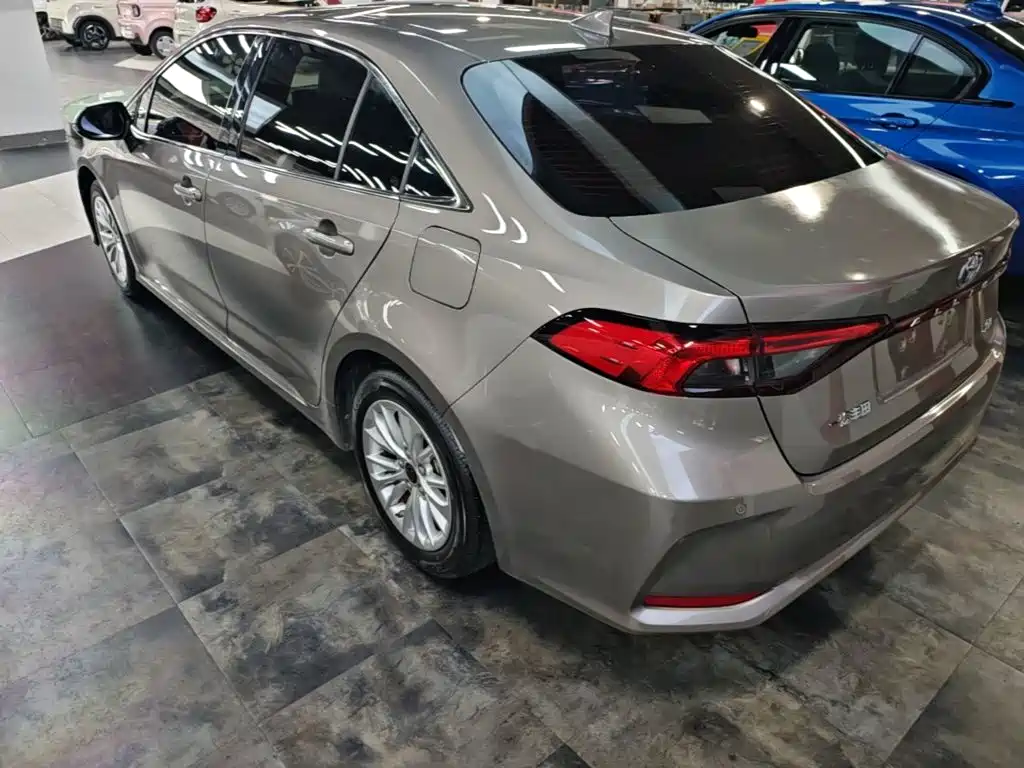 Toyota Allion — фото 5