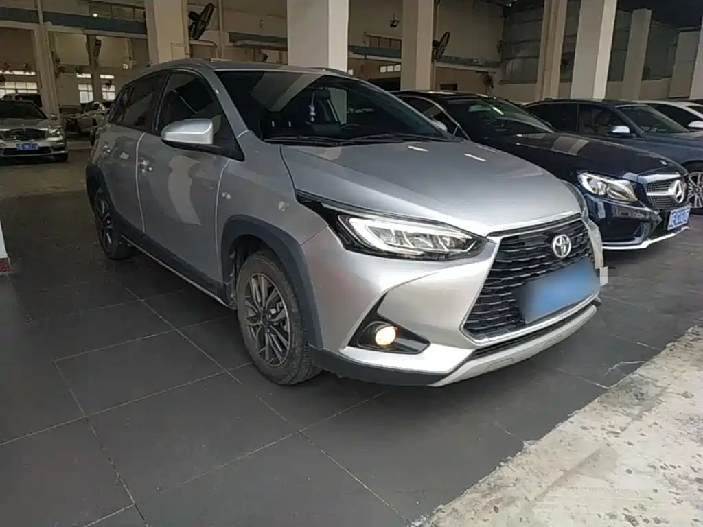 Toyota Yaris L — фото 4
