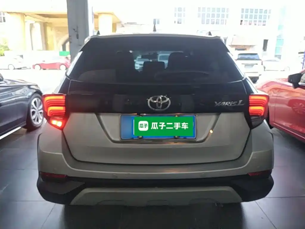 Toyota Yaris L — фото 6