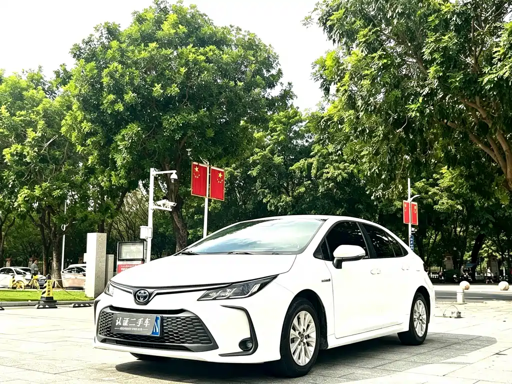 Toyota Corolla — фото 2
