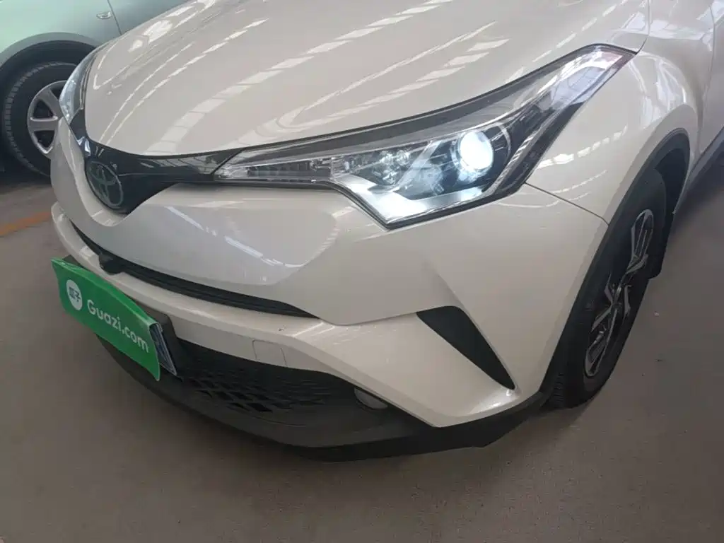 Toyota C-HR — фото 24