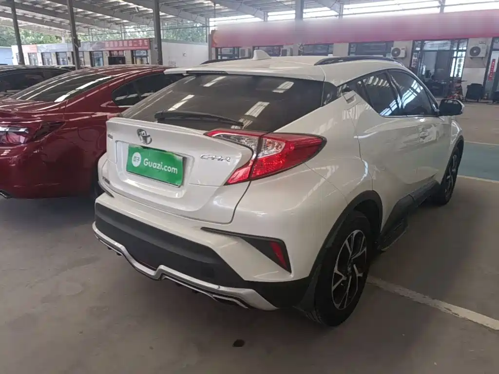 Toyota C-HR — фото 7