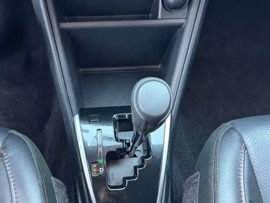 Toyota Yaris L — фото 16