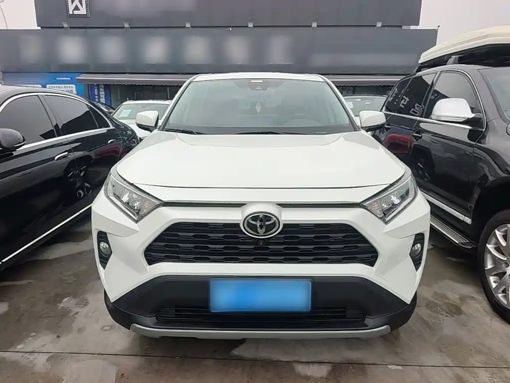 Toyota RAV4 — фото 3