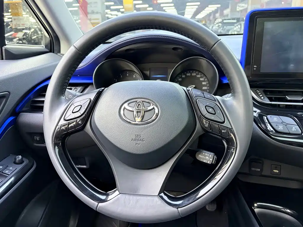 Toyota C-HR — фото 7