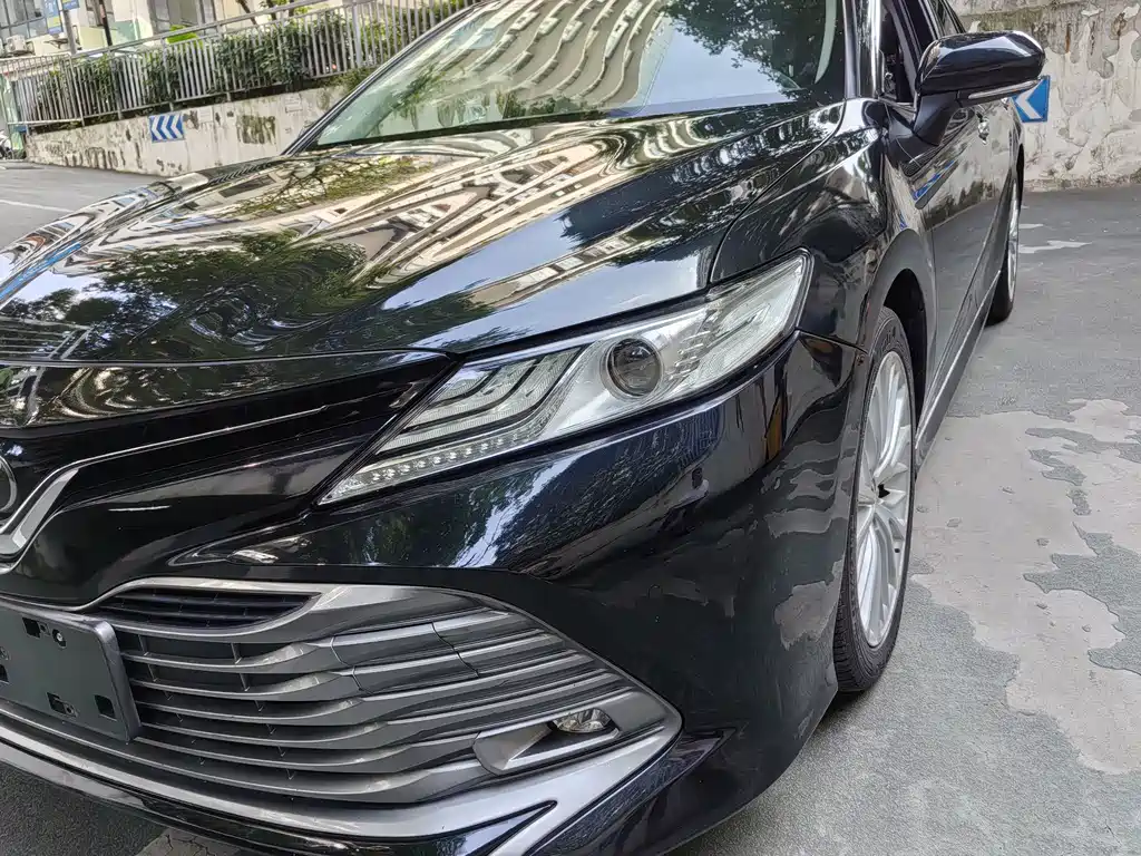 Toyota Camry — фото 4