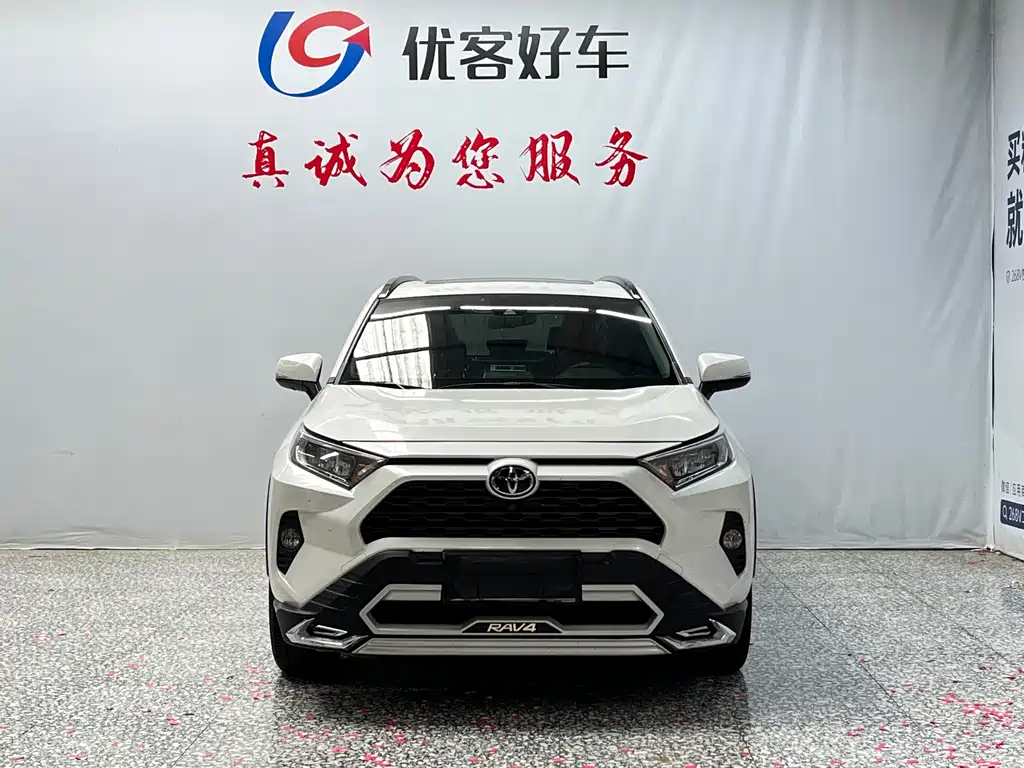 Toyota RAV4 — фото 2