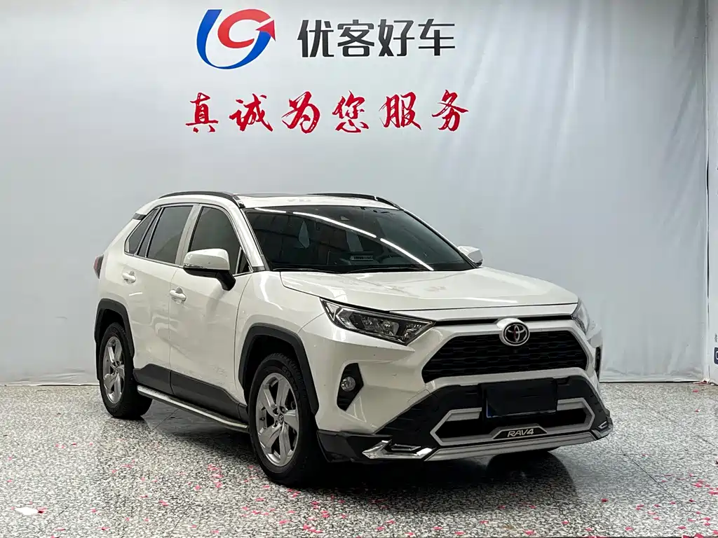 Toyota RAV4 — фото 3