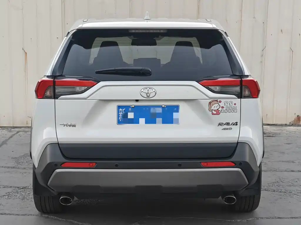 Toyota RAV4 — фото 6