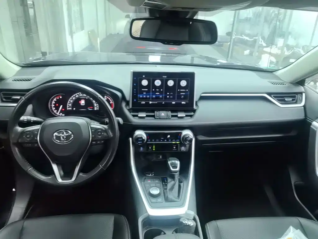 Toyota Wildlander — фото 10