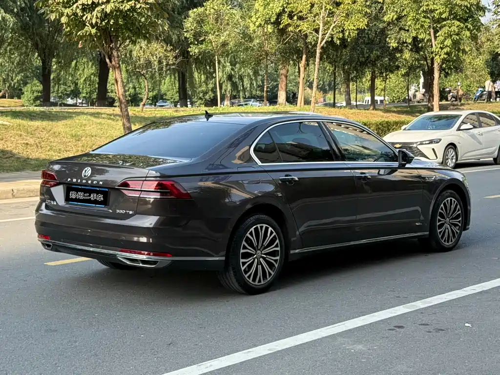Volkswagen Phideon — фото 6