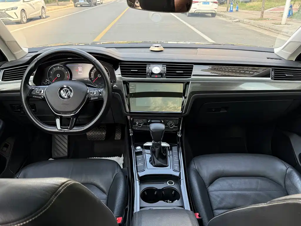 Volkswagen Phideon — фото 8