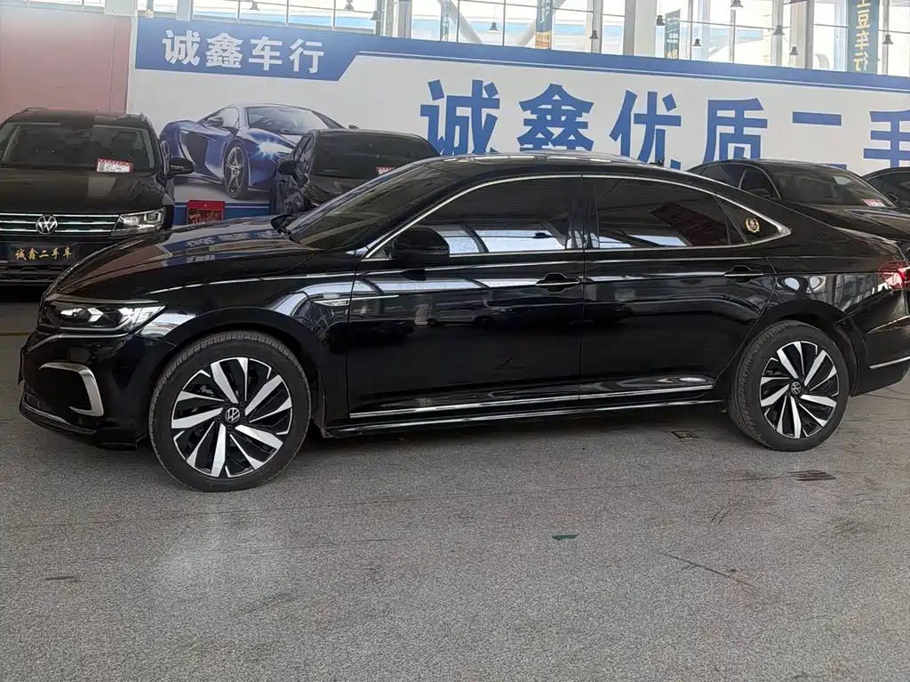 Volkswagen Passat — фото 3