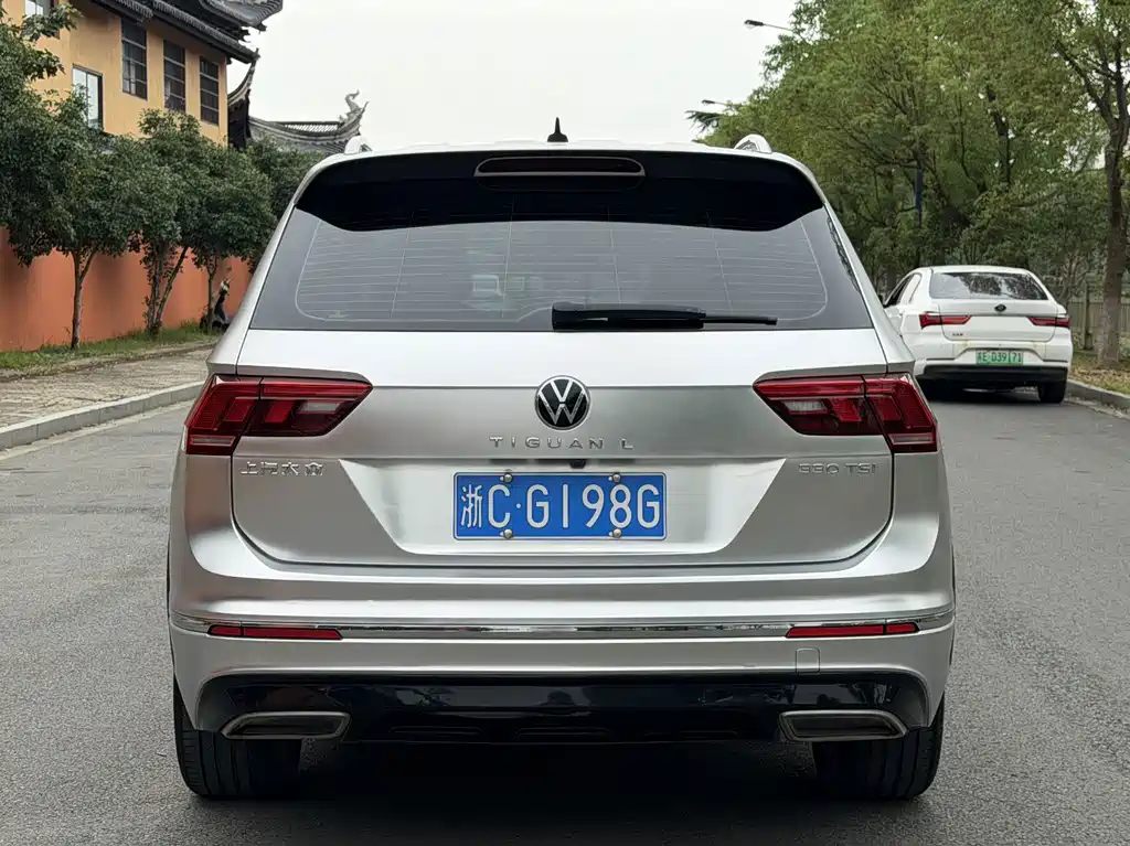 Volkswagen Tiguan L — фото 8