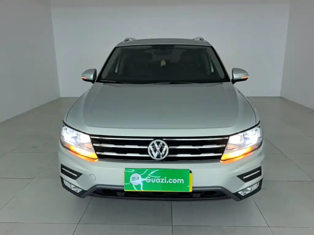 Volkswagen Tiguan L — фото 3