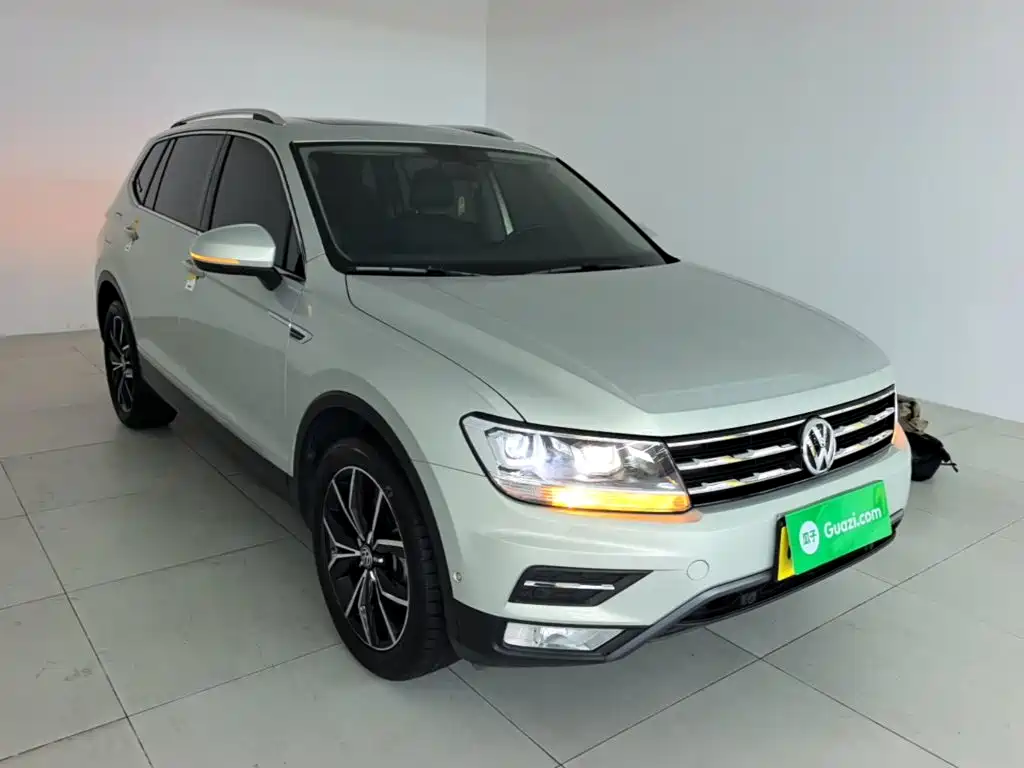 Volkswagen Tiguan L — фото 4