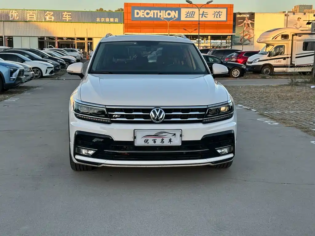 Volkswagen Tiguan L — фото 2