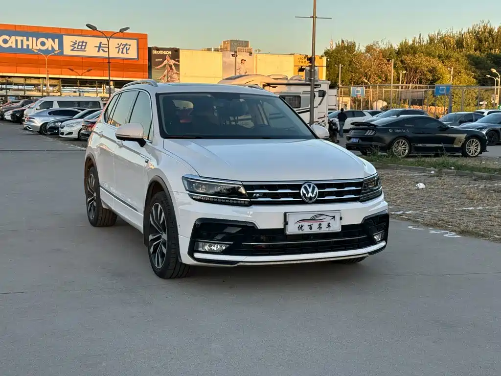Volkswagen Tiguan L — фото 3
