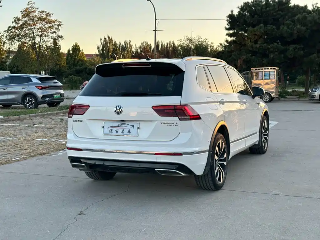 Volkswagen Tiguan L — фото 6